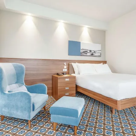 Hampton By Hilton 3*