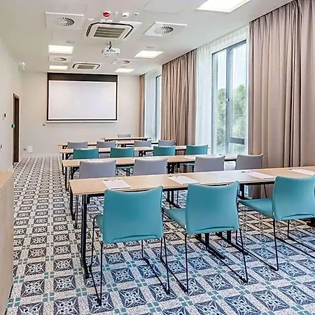Hampton By Hilton 3*