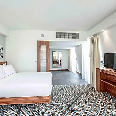 Hampton By Hilton