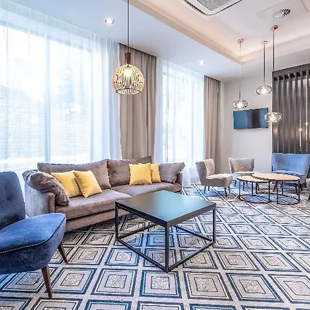 Hotel Hampton By Hilton 3*